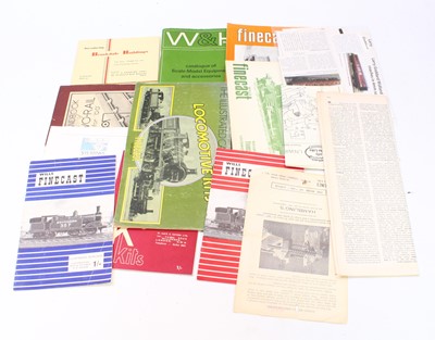 Lot 751 - A collection of loose magazines, catalogues,...