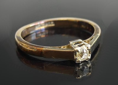 Lot 2512 - A yellow and white metal diamond solitaire...