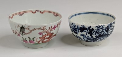 Lot 2039 - A Lowestoft porcelain tea bowl, circa 1770,...