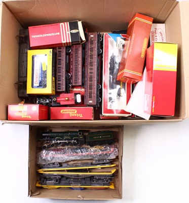 Lot 364 - A box of mainly unboxed locomotives, coaches,...