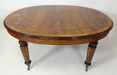 Lot 2561 - A good quality Victorian style figured walnut...