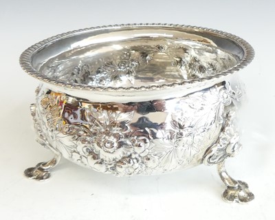 Lot 2191 - A George III silver footed sugar bowl, of...