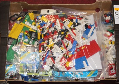 Lot 1531 - A tray of loose and bagged Lego sets