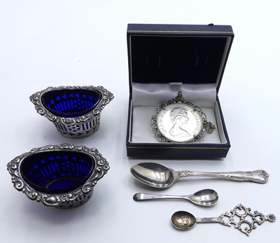 Lot 279 - A pair of George V silver open salts, of...