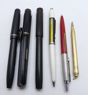 Lot 413 - A collection of pens, to include Conway...