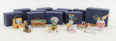 Lot 424 - A collection of Dubarry French porcelain...