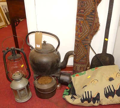 Lot 481 - A collection of miscellaneous items to include...