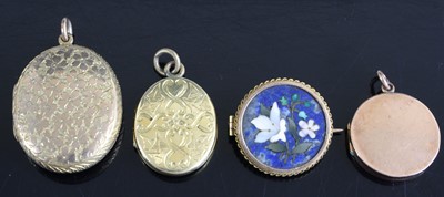 Lot 340 - A 9ct gold pendant locket; together with two...