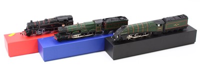 Lot 639 - Hornby Dublo 00 gauge group of 3 to include;...