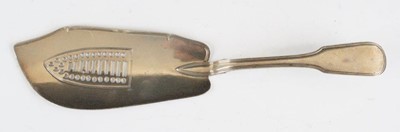 Lot 2131 - A George III silver fish slice, in the Fiddle...