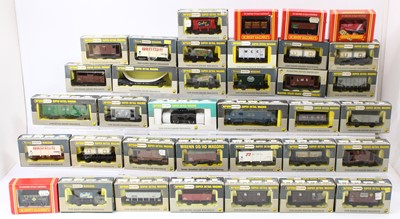 Lot 566 - One tray of 35 mainly Wrenn 00 gauge 4/6...