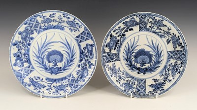 Lot 2441 - A pair of Chinese export blue and white...