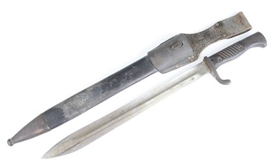 Lot 574 - A German 1898/05 Mauser bayonet, having a 37cm...