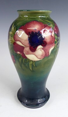 Lot 1 - An early 20th century Moorcroft pottery vase...