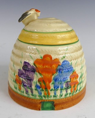 Lot 46 - A 1930s Clarice Cliff Crocus pattern pottery...