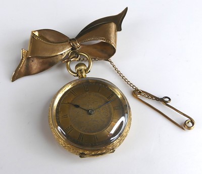 Lot 2357 - A 18ct gold keyless open faced fob watch, with...