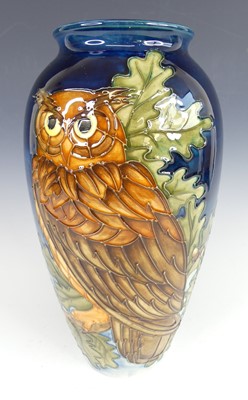 Lot 32 - A large contemporary Moorcroft pottery ovoid...