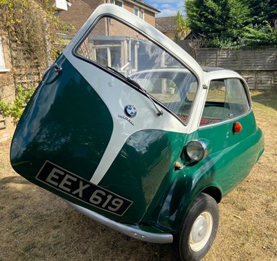 Lot 2627 - A 1960 BMW Isetta tricycle 298cc Registration...