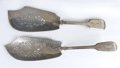 Lot 2132 - A William IV silver fish slice, having a...