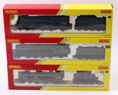 Lot 303 - Three Hornby 00 gauge locos including an LNER...