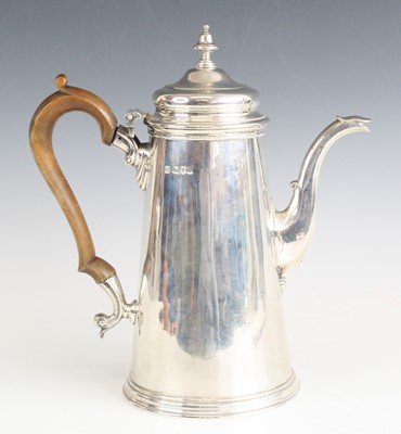 Lot 2124 - An Edwardian silver conical coffee pot, having...