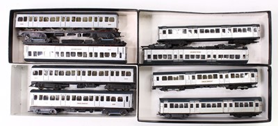 Lot 533 - Two 00 gauge 4 car silver London Transport...