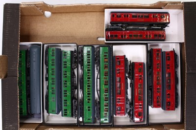 Lot 534 - A collection of 00 gauge kit-built Southern...