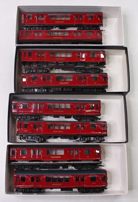 Lot 525 - A collection of 00 gauge kit built London...