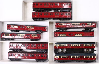 Lot 526 - A collection of 00 gauge London Transport...