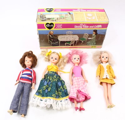 Lot 1998 - Pedigree Sindy group of 4 loose dolls in...