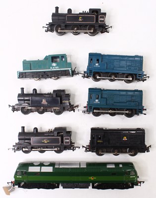 Lot 679 - A collection of eight Triang 00 gauge locos,...