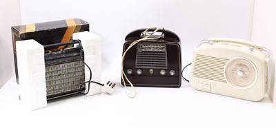 Lot 604 - A Murphy MW5775AA portable radio in original...