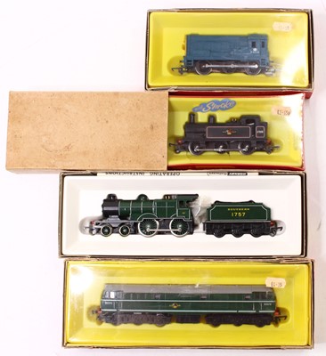 Lot 723 - A collection of four Triang 00 gauge boxed...