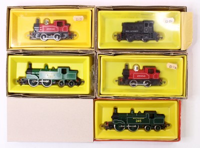 Lot 656 - A collection of five 00 gauge Triang locos,...