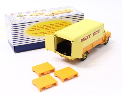 Lot 1226 - Dinky Toys No. 930 Bedford Pallet Jekta van,...
