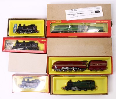 Lot 715 - Six Triang 00 gauge locos, including an M7 in...