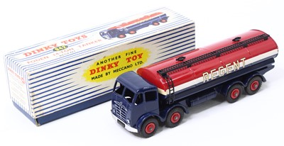 Lot 1175 - Dinky Toys 942 Foden 14-Ton 'Regent' Tanker,...