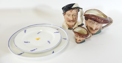 Lot 77 - Mixed ceramics to include three Royal Doulton...