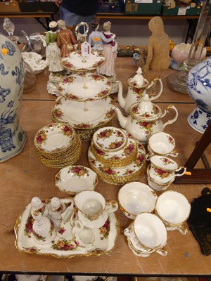 Lot 126 - A Royal Albert Old Country Roses part tea,...