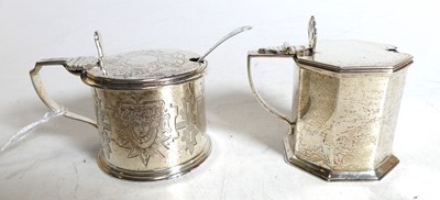 Lot 321 - A Victorian silver mustard pot, with engraved...