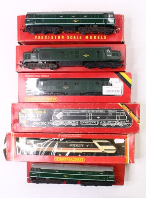 Lot 719 - A collection of Triang 00 gauge locos,...