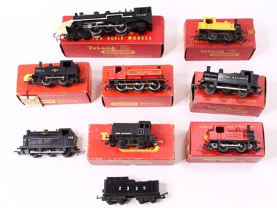 Lot 664 - One tray containing Triang 00 gauge locos,...