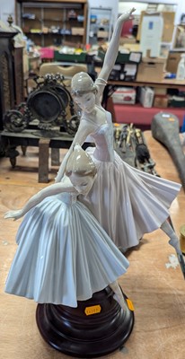 Lot 30 - A Lladro porcelain figure group of ballerinas,...