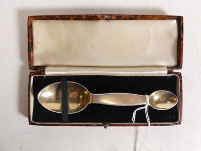 Lot 361 - A George V double-ended silver medicine spoon,...