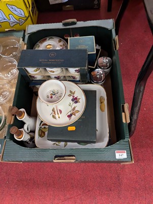 Lot 147 - A collection of Royal Worcester Evesham...