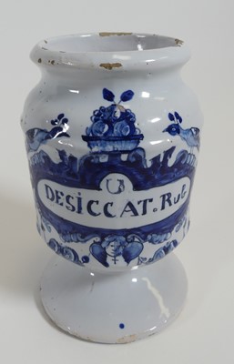 Lot 185 - An 18th century Delft drug jar, inscribed...