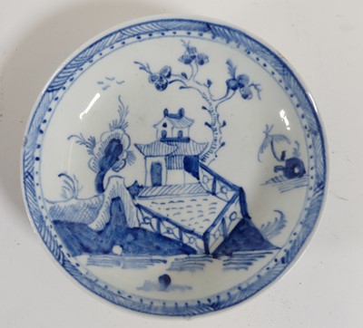 Lot 214 - An 18th century Lowestoft porcelain saucer...