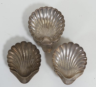 Lot 231 - A pair of Victorian silver shell shaped butter...