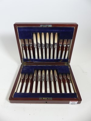 Lot 251 - A George V set of fruit knives and forks,...