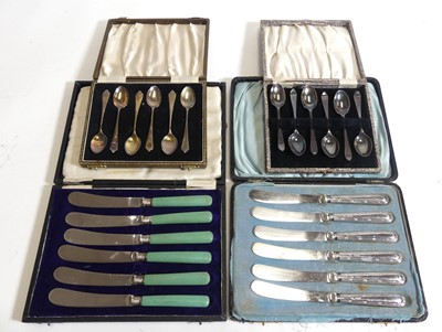 Lot 280 - A George V set of six silver coffee spoons,...